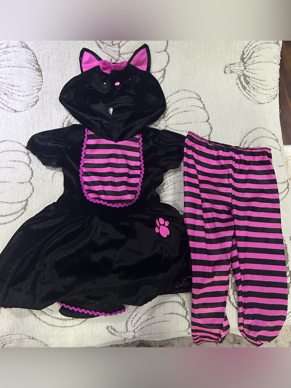 Cat Halloween costume size 3/4T
